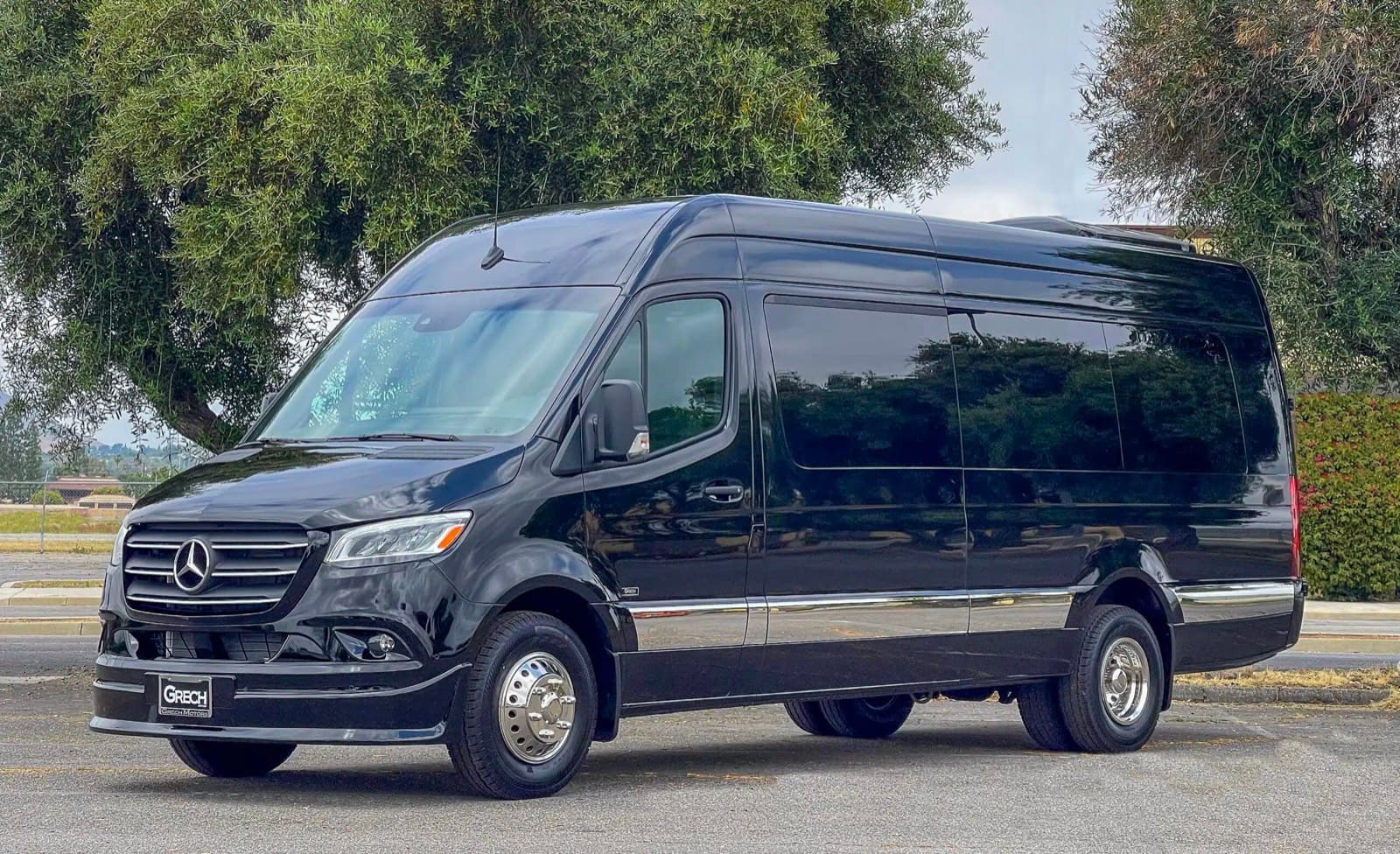 Best Sprinter Van & Charter Bus Service in NYC (2026): Group Transportation Compared